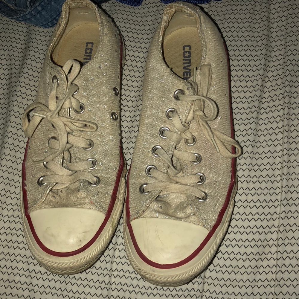Glittery cream converse